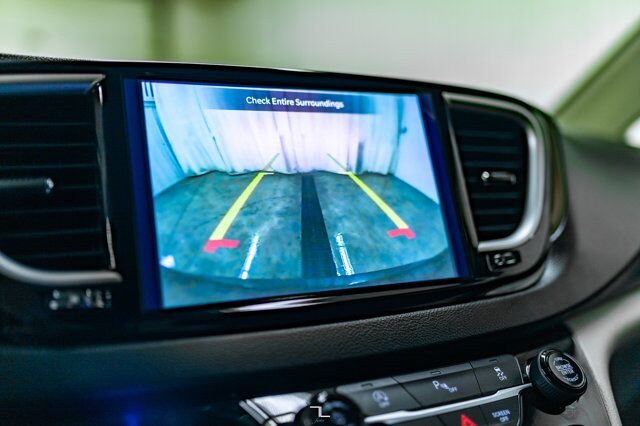 2022 Chrysler Grand Caravan SXT Nav BCam Red Deer AB