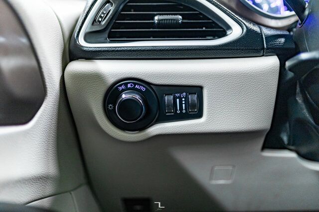 2022 Chrysler Grand Caravan SXT Nav BCam Red Deer AB