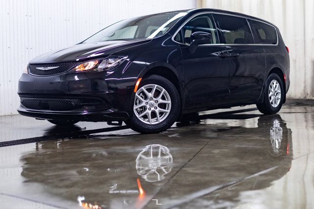 2022 Chrysler Grand Caravan SXT Nav BCam Red Deer AB