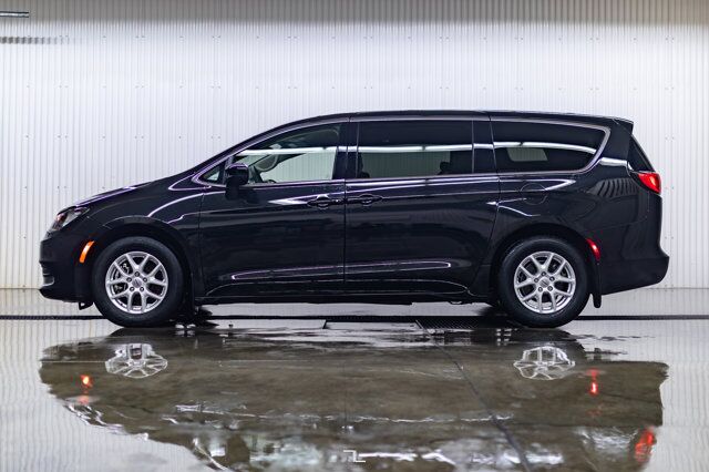 2022 Chrysler Grand Caravan SXT Nav BCam Red Deer AB