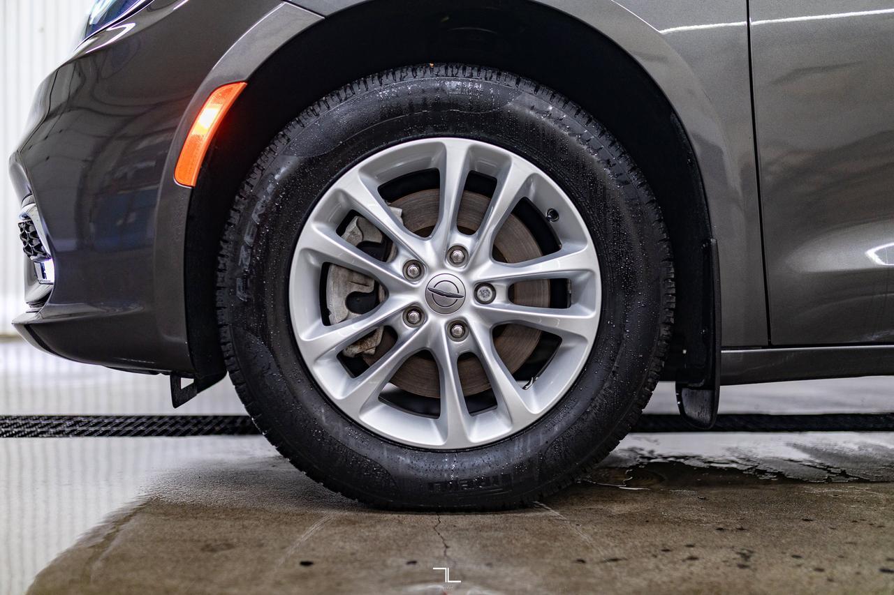 2022 Chrysler Pacifica AWD Touring BCam PSeat Quads Red Deer AB