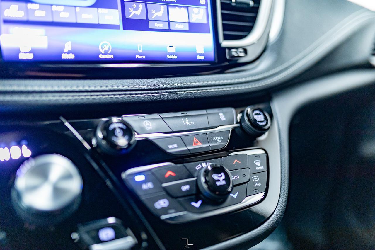 2022 Chrysler Pacifica AWD Touring BCam PSeat Quads Red Deer AB