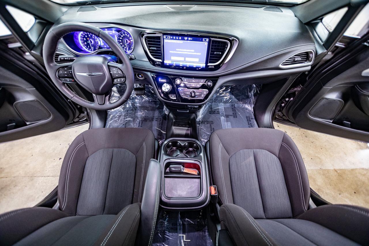 2022 Chrysler Pacifica AWD Touring BCam PSeat Quads Red Deer AB