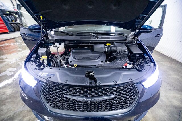 2022 Chrysler Pacifica AWD Touring BCam Red Deer AB