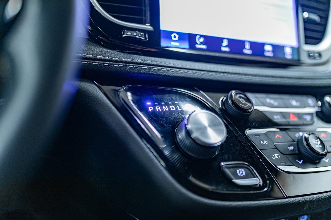 2022 Chrysler Pacifica AWD Touring BCam Red Deer AB