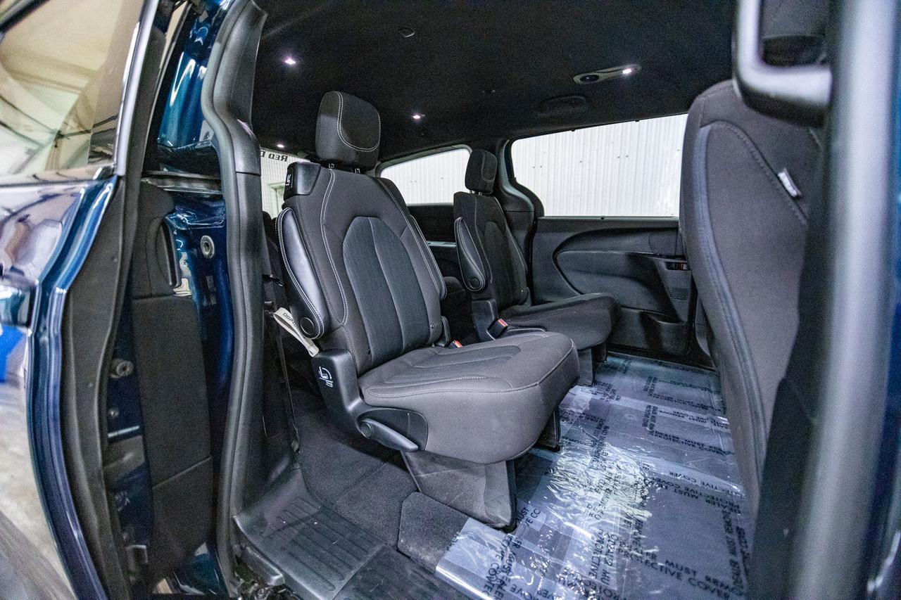 2022 Chrysler Pacifica AWD Touring BCam Red Deer AB
