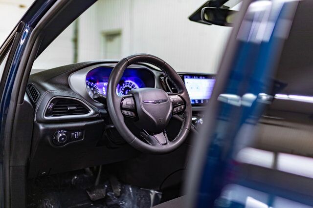 2022 Chrysler Pacifica AWD Touring BCam Red Deer AB