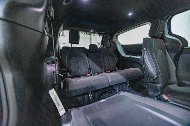 2022 Chrysler Pacifica AWD Touring BCam Red Deer AB