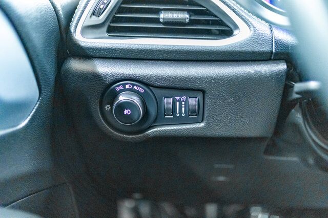 2022 Chrysler Pacifica AWD Touring BCam Red Deer AB