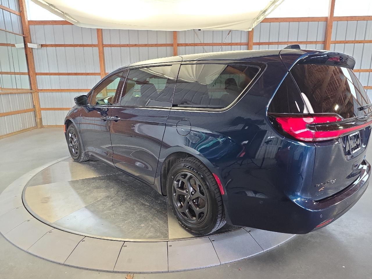2022 Chrysler Pacifica Hybrid Hybrid Limited