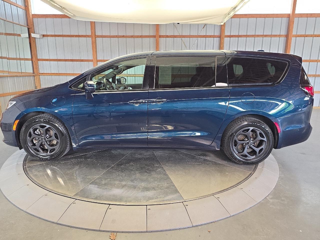 2022 Chrysler Pacifica Hybrid Hybrid Limited