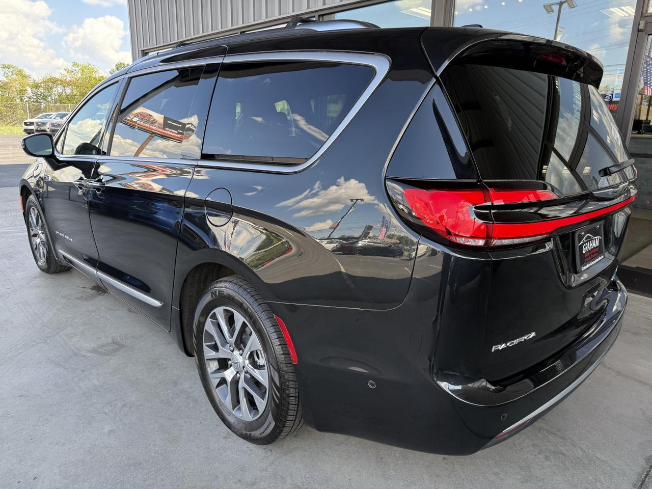 2022 Chrysler Pacifica Hybrid Hybrid Pinnacle Knoxville TN