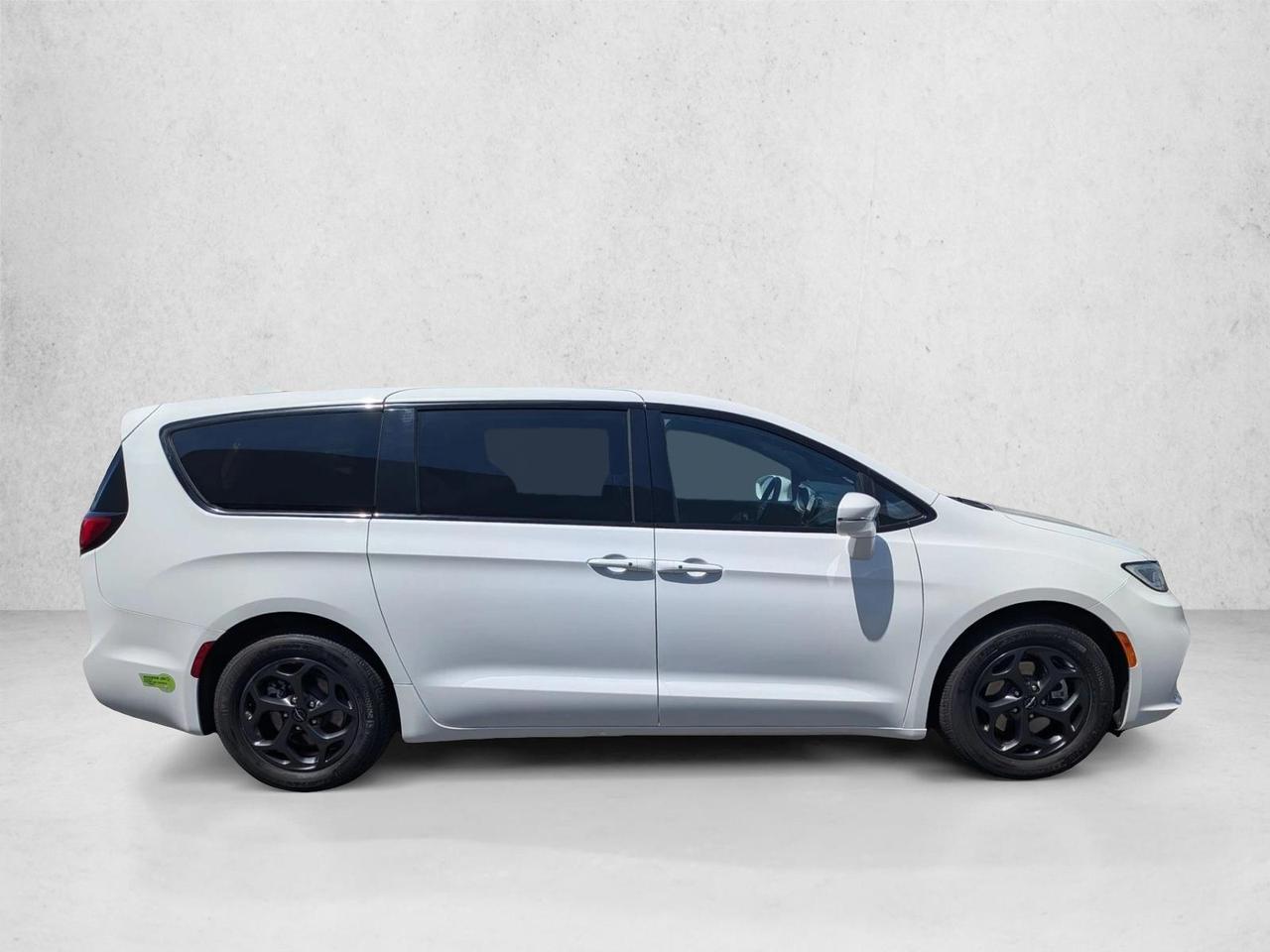 2022 Chrysler Pacifica Hybrid Touring L Roseville CA