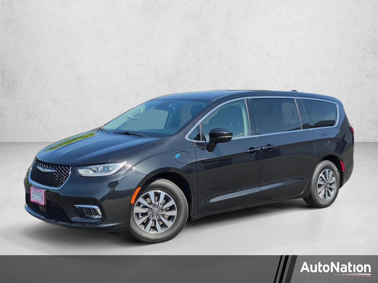 2022 Chrysler Pacifica Hybrid Touring L