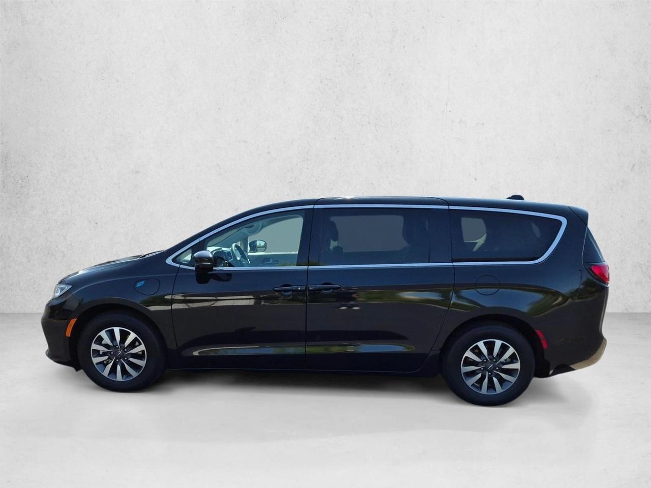 2022 Chrysler Pacifica Hybrid Touring L Roseville CA
