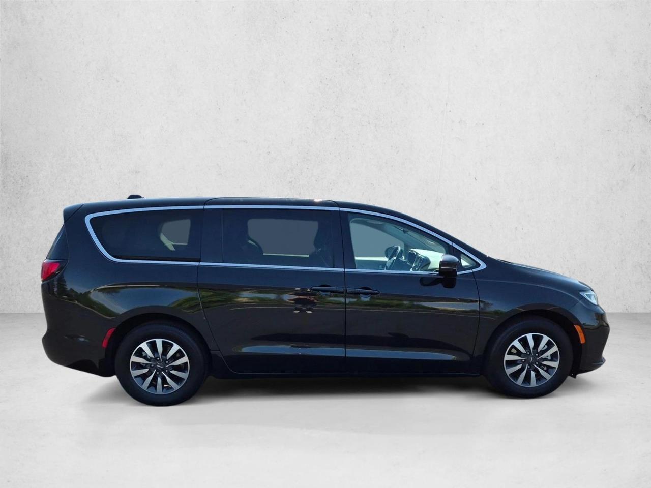 2022 Chrysler Pacifica Hybrid Touring L Roseville CA