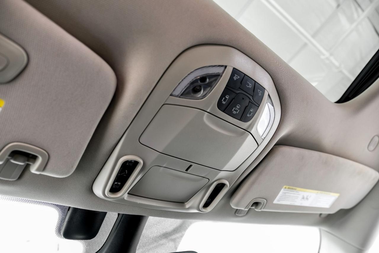 2022 Chrysler Pacifica LIMITED BLIND SPOT NAVIGATION PANORAMA LEATHER HEATED & COOLED SEATS REAR CAMERA Carrollton TX