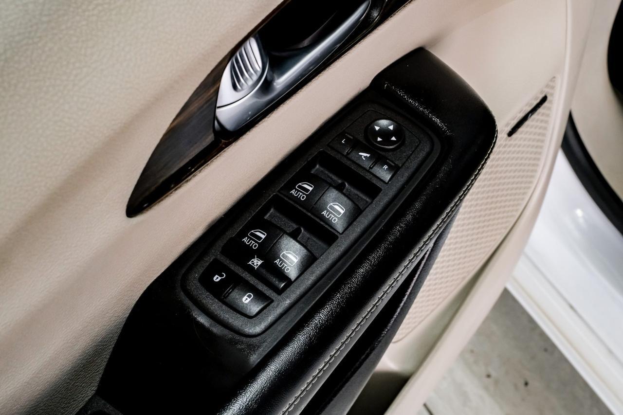 2022 Chrysler Pacifica LIMITED BLIND SPOT NAVIGATION PANORAMA LEATHER HEATED & COOLED SEATS REAR CAMERA Carrollton TX