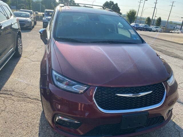 2022 Chrysler Pacifica Limited Akron
