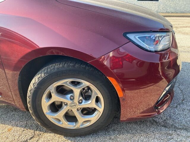 2022 Chrysler Pacifica Limited Akron