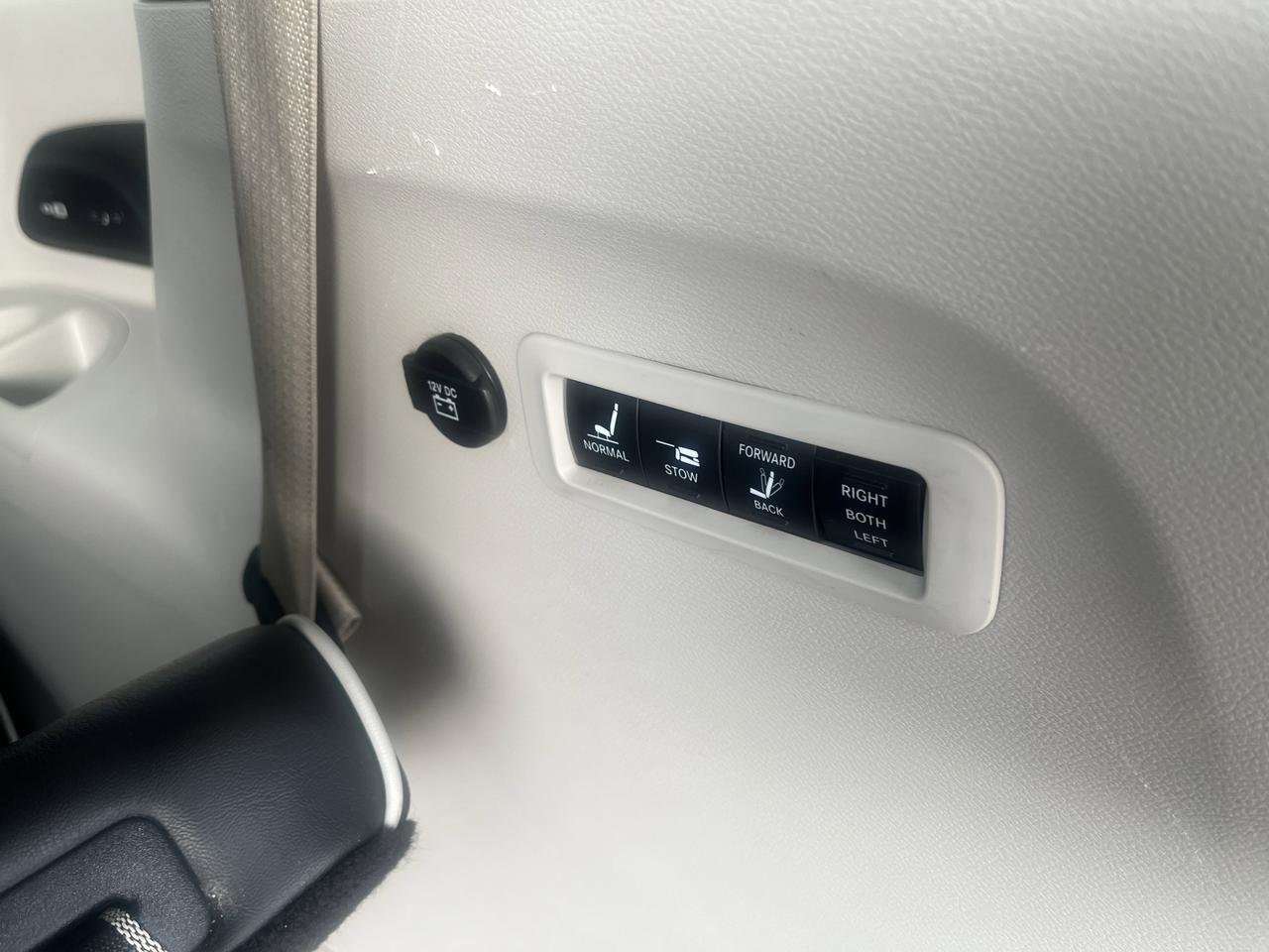 2022 Chrysler Pacifica Limited FWD w/AdaptiveCruise Sunroof Nav Saukville WI