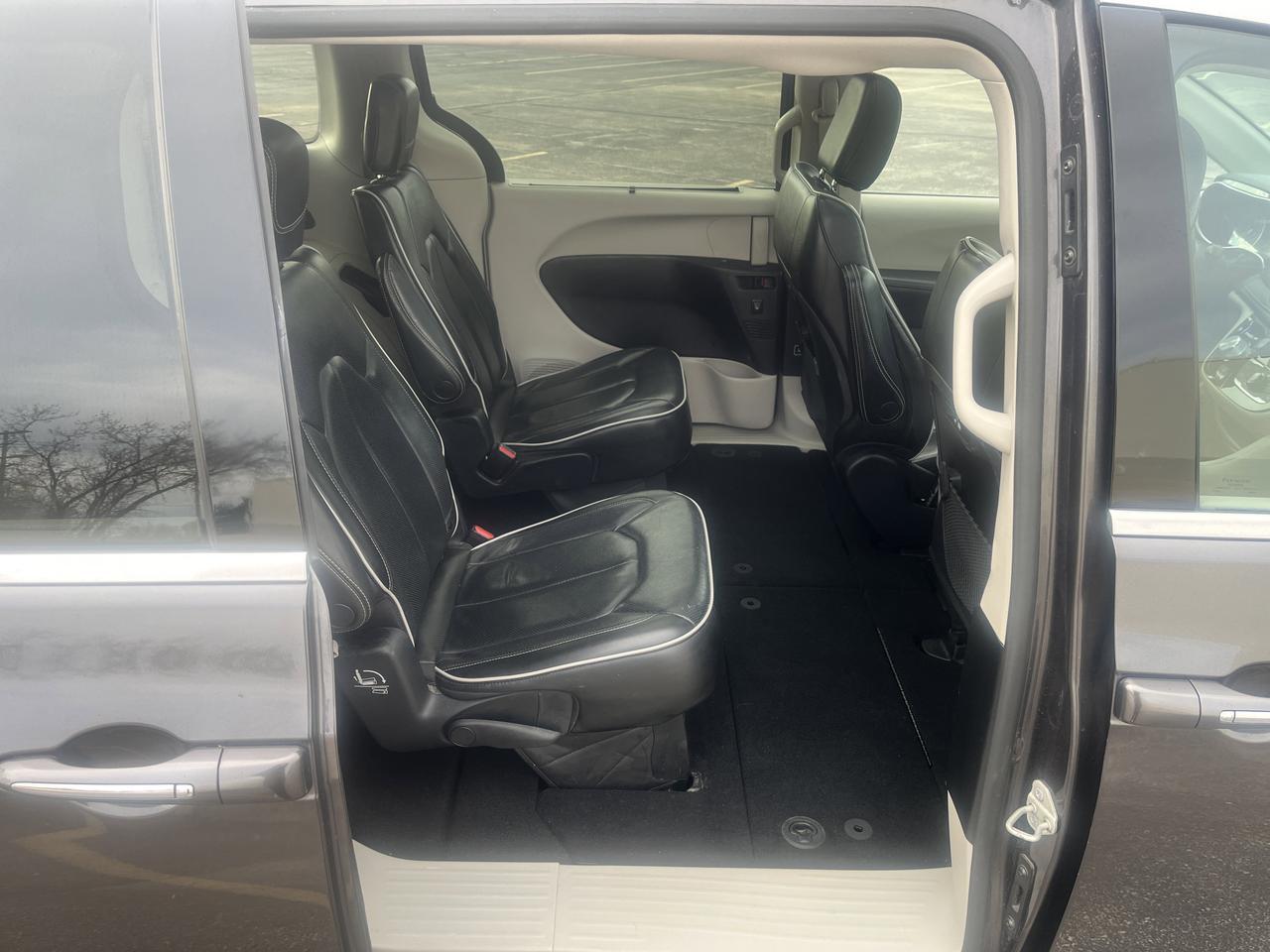 2022 Chrysler Pacifica Limited FWD w/AdaptiveCruise Sunroof Nav Saukville WI