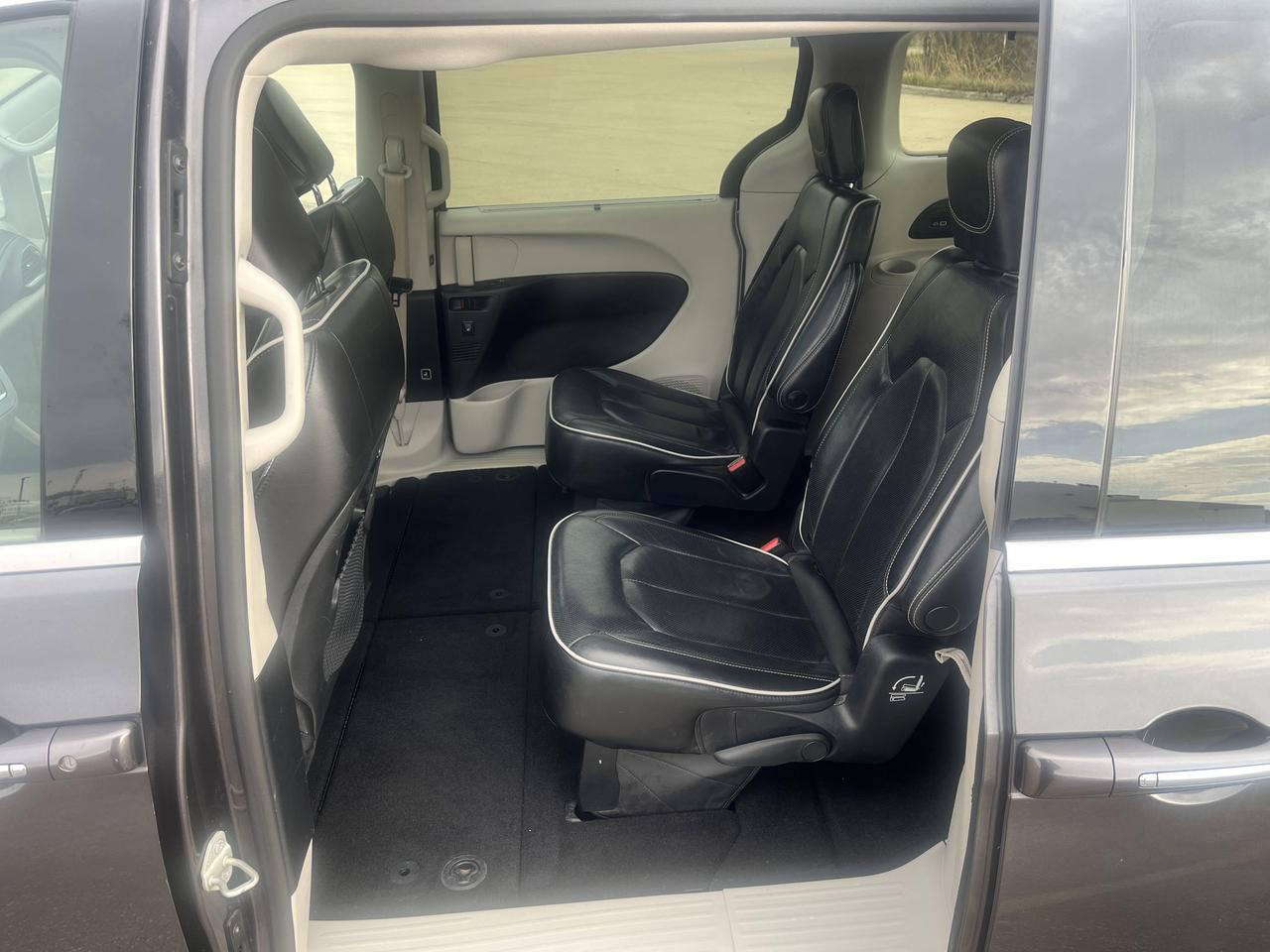 2022 Chrysler Pacifica Limited FWD w/AdaptiveCruise Sunroof Nav Saukville WI