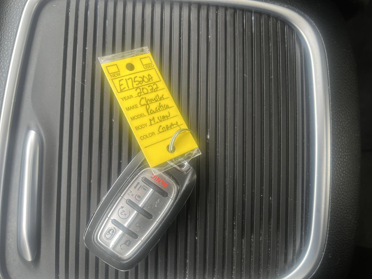 2022 Chrysler Pacifica Limited FWD w/AdaptiveCruise Sunroof Nav Saukville WI