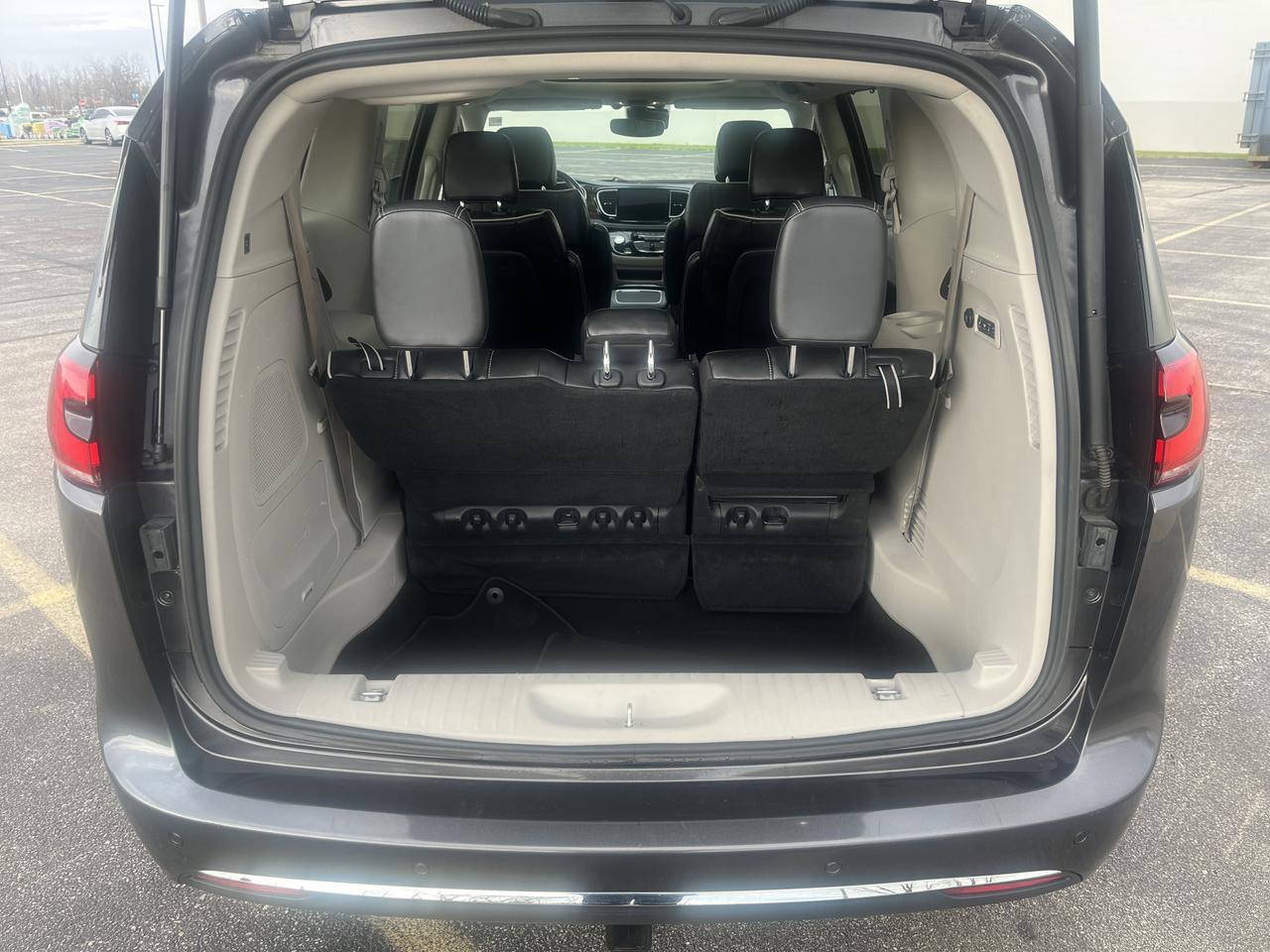 2022 Chrysler Pacifica Limited FWD w/AdaptiveCruise Sunroof Nav Saukville WI