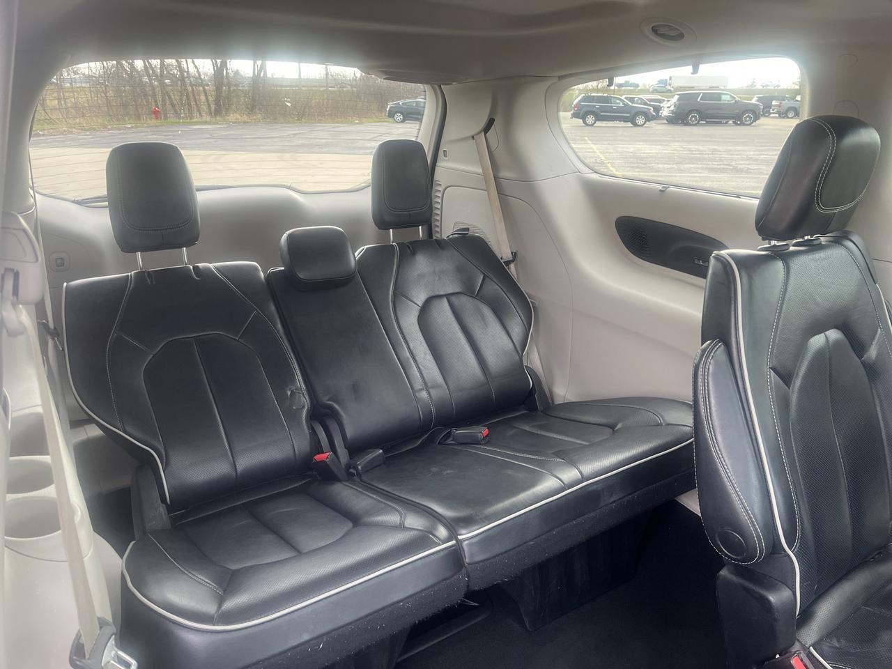 2022 Chrysler Pacifica Limited FWD w/AdaptiveCruise Sunroof Nav Saukville WI