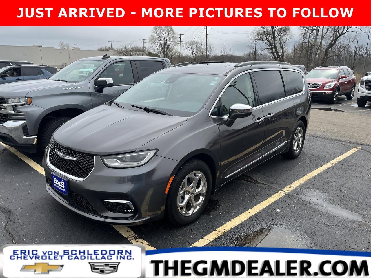 2022 Chrysler Pacifica Limited FWD w/AdaptiveCruise Sunroof Nav