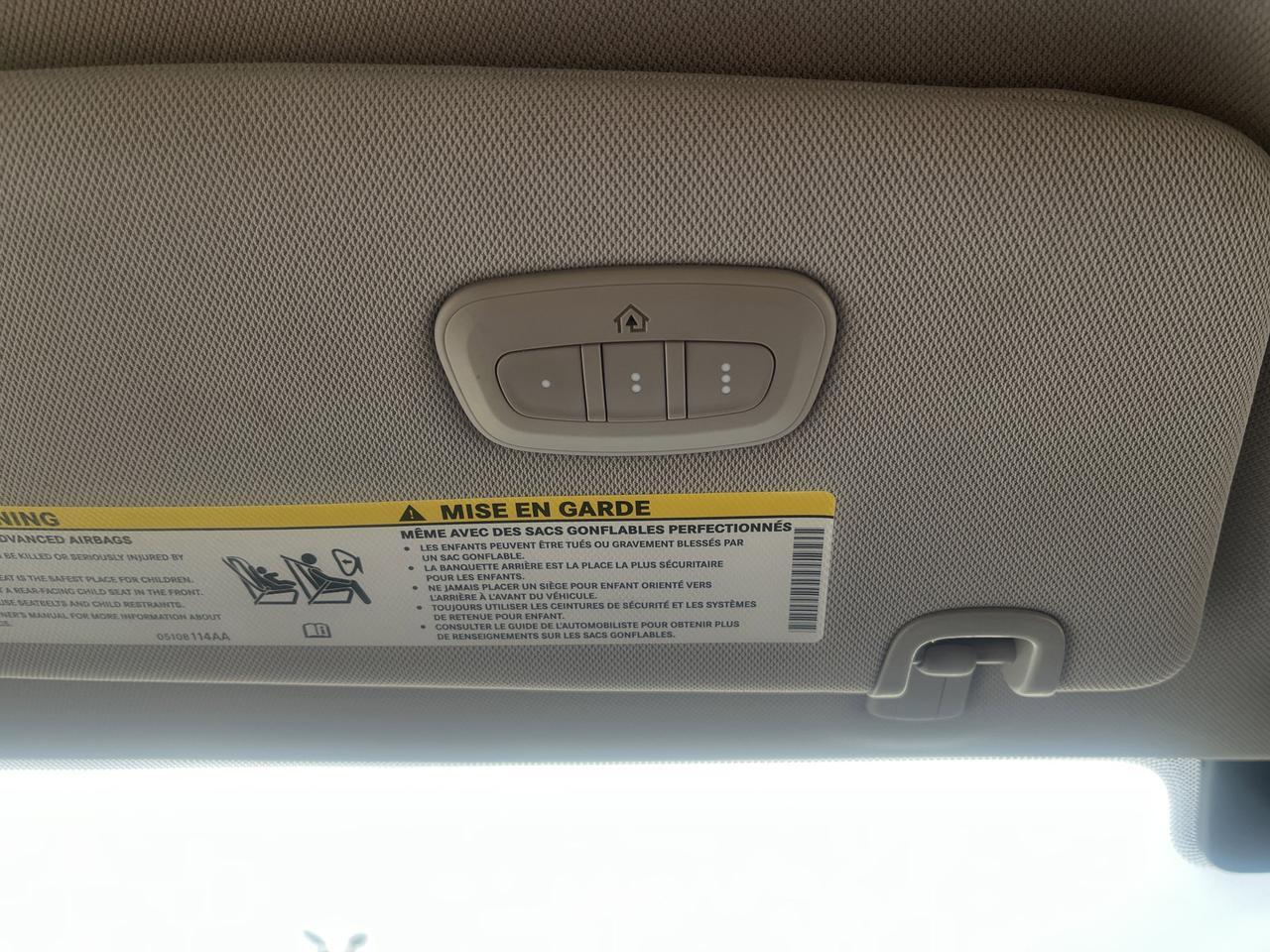 2022 Chrysler Pacifica Limited FWD w/AdaptiveCruise Sunroof Nav Saukville WI