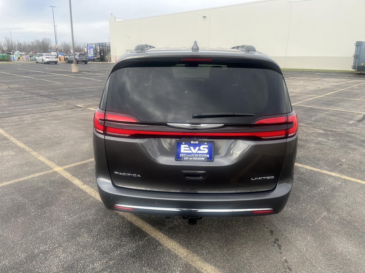 2022 Chrysler Pacifica Limited FWD w/AdaptiveCruise Sunroof Nav Saukville WI