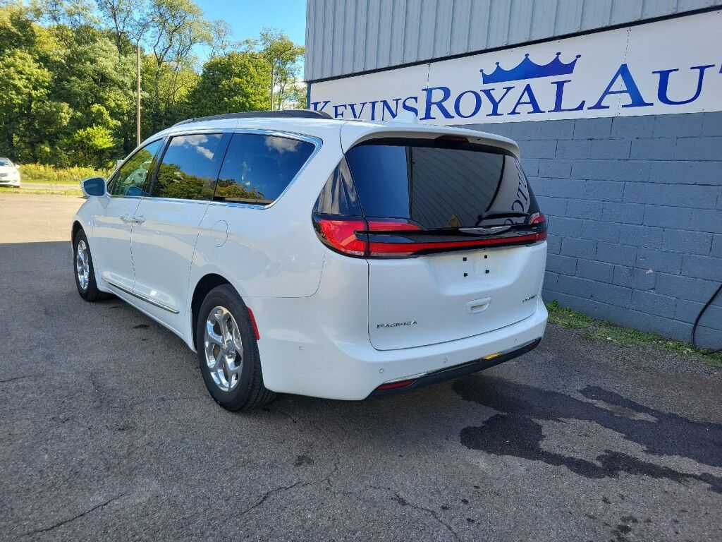 2022 Chrysler Pacifica Limited Vestal NY