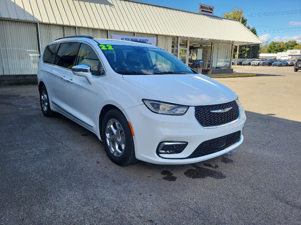 2022 Chrysler Pacifica Limited Vestal NY