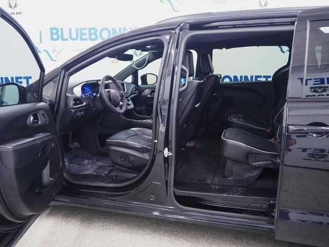 2022 Chrysler Pacifica Limited New Braunfels TX