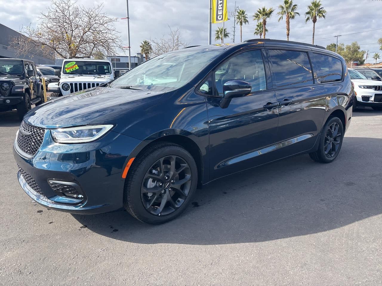 2022 Chrysler Pacifica Limited Irving TX