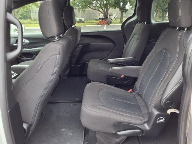 2022 Chrysler Pacifica Touring  TX
