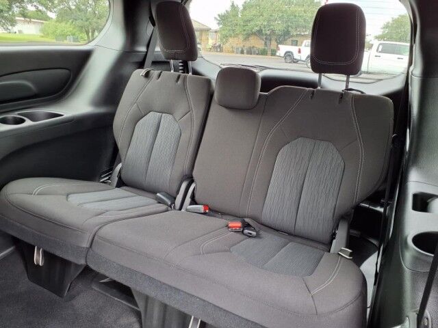 2022 Chrysler Pacifica Touring  TX