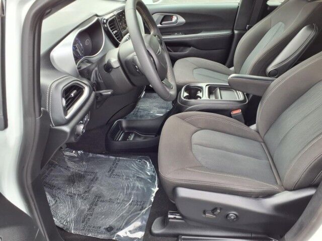 2022 Chrysler Pacifica Touring  TX
