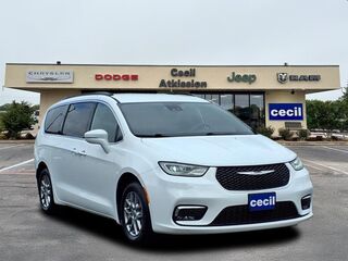 Chrysler Pacifica Touring 2022