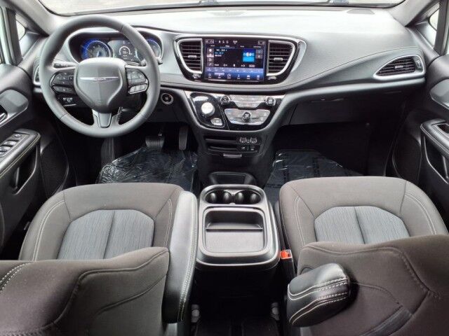 2022 Chrysler Pacifica Touring  TX