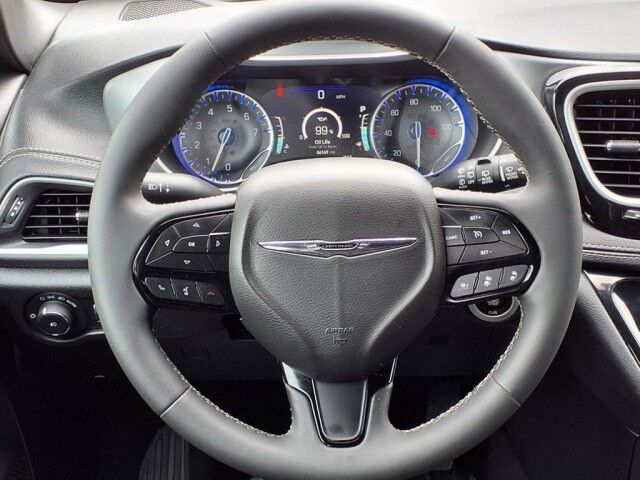 2022 Chrysler Pacifica Touring  TX