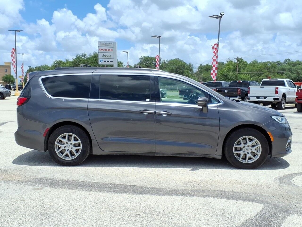 2022 Chrysler Pacifica Touring L