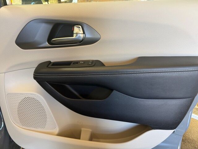 2022 Chrysler Pacifica Touring L Burnet TX