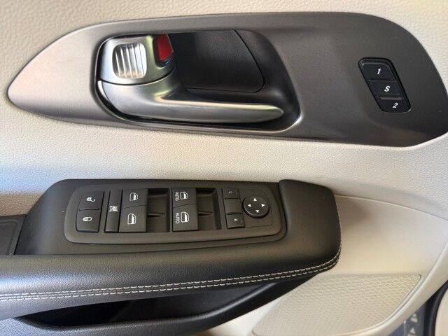 2022 Chrysler Pacifica Touring L Burnet TX