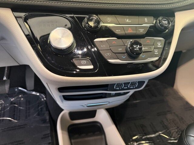 2022 Chrysler Pacifica Touring L Burnet TX