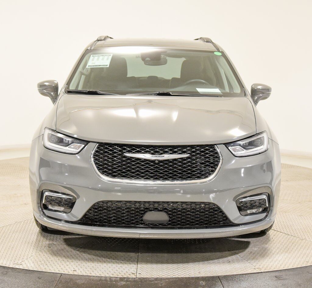 2022 Chrysler Pacifica Touring L Akron OH