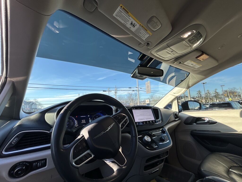 2022 Chrysler Pacifica Touring L Crestwood KY