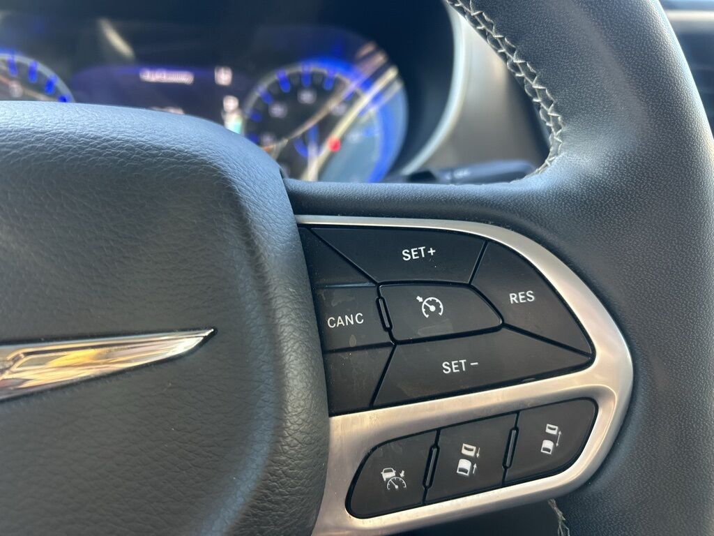 2022 Chrysler Pacifica Touring L Crestwood KY
